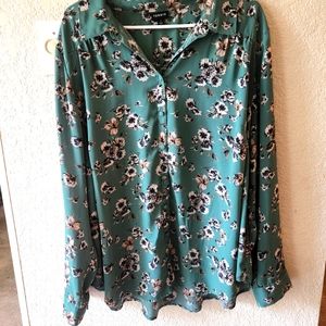 Torrid Size 3 Boyfriend Button Down Shirt Green Floral